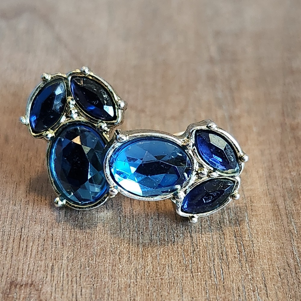 Womens Blue Crystal Cluster Stud Earrings Gold Tone Oval Marquise Stones 0.6"